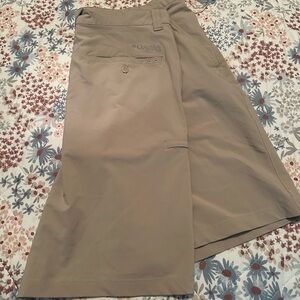 Columbia Tan Men's Shorts